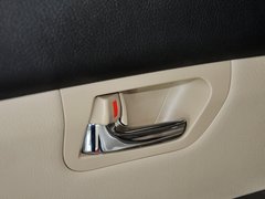 比亚迪S6 2013款 劲悦版 2.0L 手动 尊贵型 5座