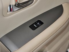 比亚迪S6 2013款 劲悦版 2.0L 手动 尊贵型 5座