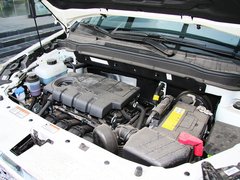 双龙汽车  2.0L 自动 发动机主体特写