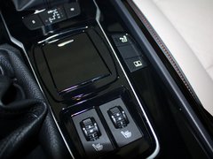 标致508L 2013款 2.3L 自动 罗兰•加洛斯版