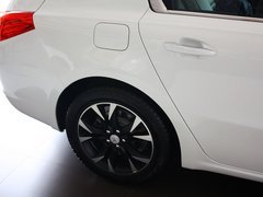 标致508L 2013款 2.3L 自动 罗兰•加洛斯版