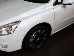 标致508L 2013款 2.3L 自动 罗兰•加洛斯版