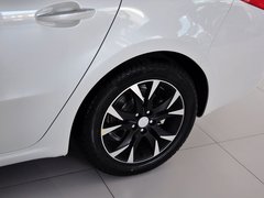 标致508L 2013款 2.3L 自动 罗兰•加洛斯版