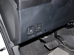 荣威W5 2013款 1.8T 自动 4WD 豪域版 5座