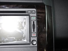 荣威W5 2013款 1.8T 自动 4WD 豪域版 5座