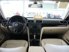 上海大众  帕萨特 1.8TSI DSG 中控台整体
