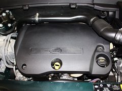 路虎 2.2T AT 发动机主体特写