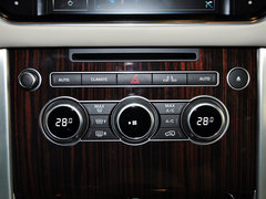 路虎  揽胜5.0 V8 中控台下方特写