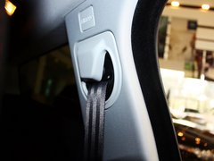 路虎  2.0T 自动 驾驶席安全带特写