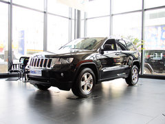 Jeep  3.6L 自动 车辆左前45度视角