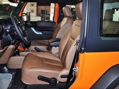 Jeep吉普  3.6L 驾驶席座椅正视图
