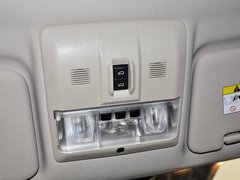 路虎  第四代发现 3.0T AT 前排车顶中央特写