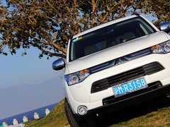 欧蓝德（进口） 2013款 2.4L CVT 四驱豪华导航版 7座