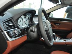 宝马5系(进口) 2013款 530i 3.0L 领先型旅行版