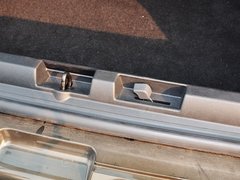 标致3008 2013款 1.6T 自动 THP罗兰•加洛斯版