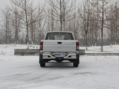 郑州日产（东风风度）  2.5T 手动 车辆正后方尾部视角