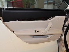 玛莎拉蒂  3.0T 左后车门控制区特写