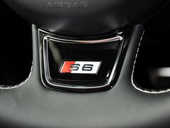 奥迪S6 2013款 4.0T DCT 