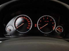 宝马(进口)  535i 3.0T AT 方向盘后方仪表盘