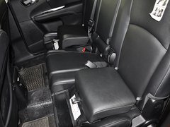 酷威 2013款 2.4L 自动 两驱尊尚版 7座