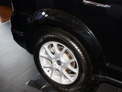 酷威 2013款 2.4L 自动 两驱尊尚版 7座
