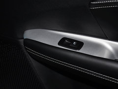 酷威 2013款 3.6L 自动 四驱旗舰版 7座