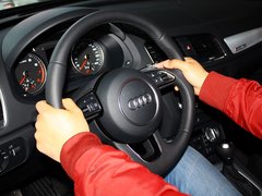 奥迪Q3 2013款 2.0T 35 TFSI quattro舒适型 5座