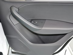 奥迪Q3 2013款 2.0T 35 TFSI quattro舒适型 5座