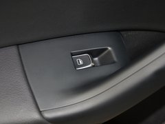 奥迪Q3 2013款 2.0T 35 TFSI quattro舒适型 5座