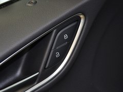 奥迪Q3 2013款 2.0T 35 TFSI quattro舒适型 5座