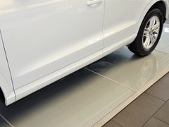 奥迪Q3 2013款 2.0T 35 TFSI quattro舒适型 5座