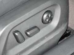 奥迪Q3 2013款 2.0T 35 TFSI quattro舒适型 5座