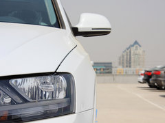 奥迪Q3 2013款 2.0T 35 TFSI 进取型 5座