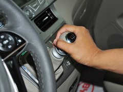 比亚迪M6 2013款 2.4L 手动 豪华型 7座