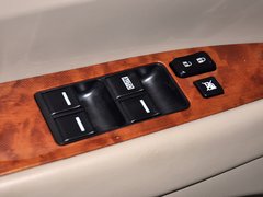 比亚迪M6 2013款 2.4L 手动 豪华型 7座