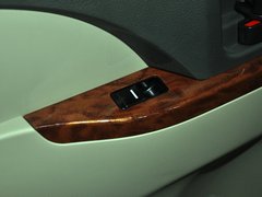 比亚迪M6 2013款 2.4L 手动 豪华型 7座