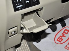 比亚迪M6 2013款 2.4L 手动 豪华型 7座