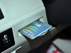 比亚迪M6 2013款 2.4L 手动 豪华型 7座