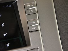比亚迪M6 2013款 2.4L 手动 豪华型 7座