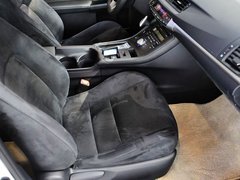 雷克萨斯CT 2013款 200h 1.8L CVT 暗夜骑士版