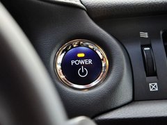雷克萨斯CT 2013款 200h 1.8L CVT 暗夜骑士版