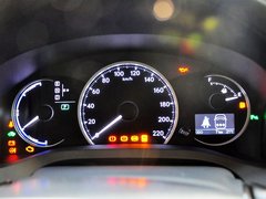 雷克萨斯CT 2013款 200h 1.8L CVT 暗夜骑士版