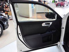 雷克萨斯CT 2013款 200h 1.8L CVT 暗夜骑士版