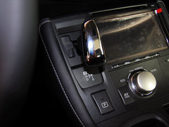 雷克萨斯CT 2013款 200h 1.8L CVT 暗夜骑士版