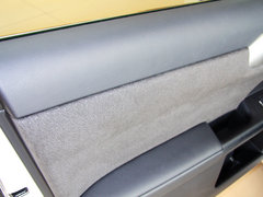 雷克萨斯CT 2013款 200h 1.8L CVT 暗夜骑士版