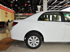 比亚迪L3 2013款 1.5L DCT 尊贵型