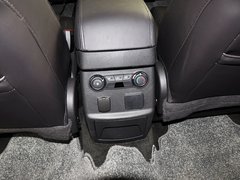 福特(进口)  3.5L 自动 前排座椅中央后方整体