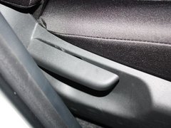 RAV4荣放 2013款 2.0L 经典特装版5座