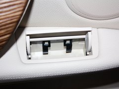 宝马3系 2013款 320Li 2.0T 改款风尚设计套装