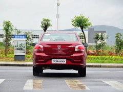 宝骏汽车  1.5L DVVT 车辆正后方尾部视角